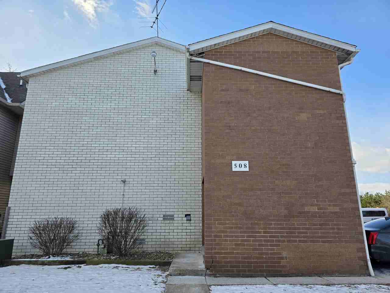 508 E Buchtel Ave #3H - Photo 2 of 5