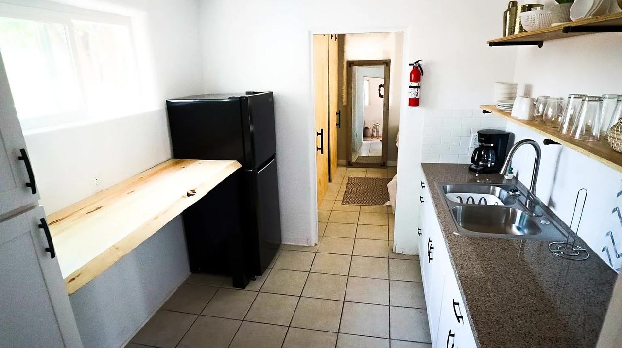 219 Girard Blvd Se #3FURNISHED - Photo 3 of 8