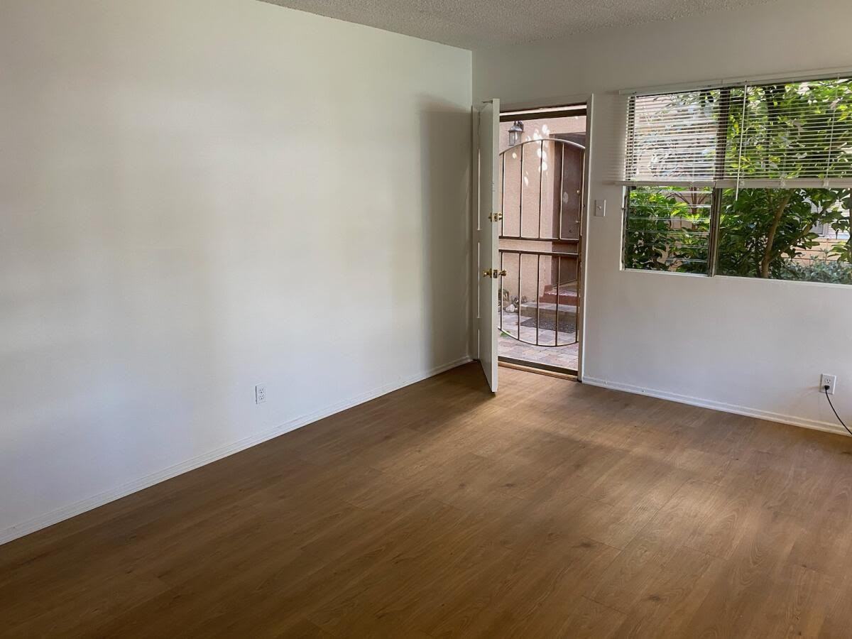 3705 Westwood Blvd #1 - Photo 4 of 18