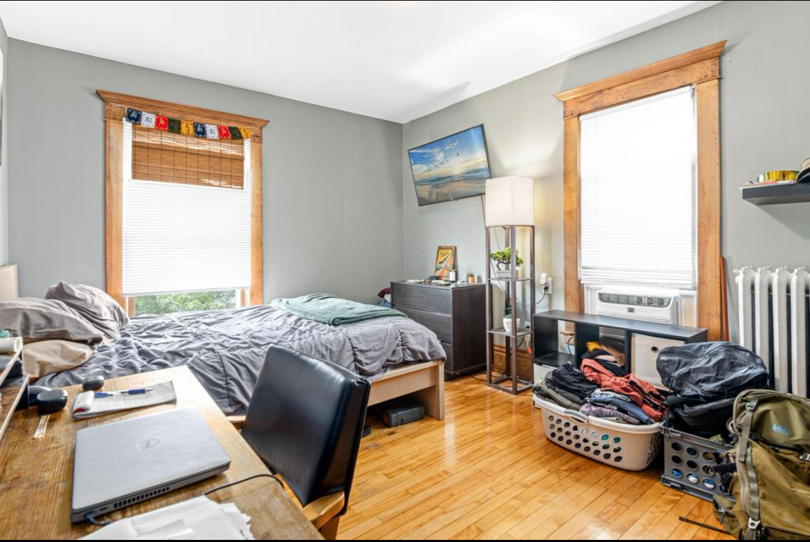 2557 Dupont Ave S #2 - Photo 5 of 11