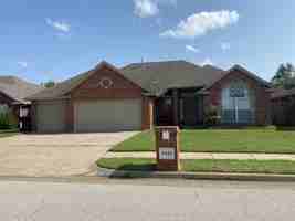 featured image of 8420 Nw 106th St #NA