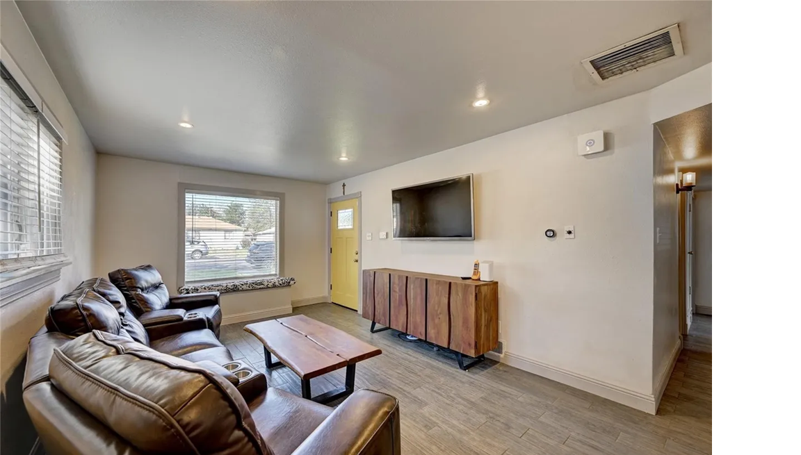 1100 Worchester St #NA - Photo 3 of 11