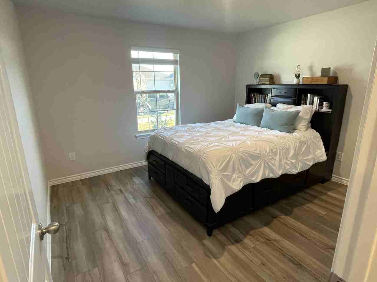 1205 Carnaby St #NA - Photo 5 of 27