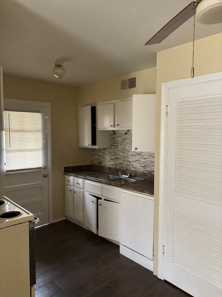 3063 Lyndale Ave - Photo 2 of 3