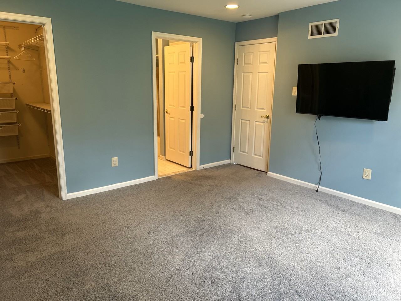 Century Ln #2001 - Photo 3 of 10