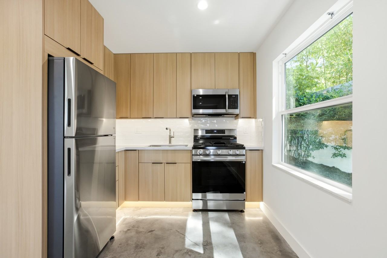 7314 Fallbrook Ave #7314-1-2 - Photo 5 of 13