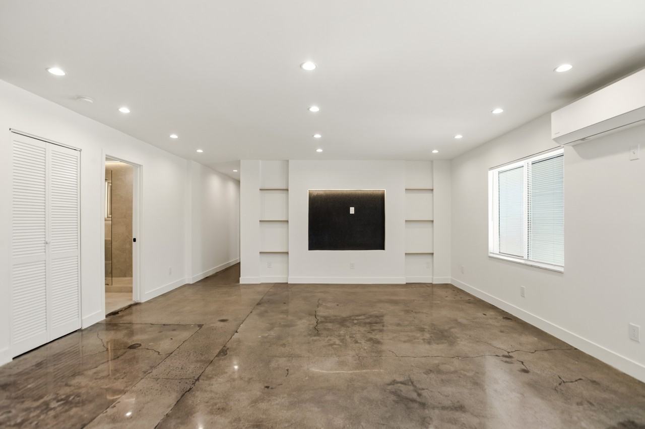 7314 Fallbrook Ave #NA - Photo 4 of 31