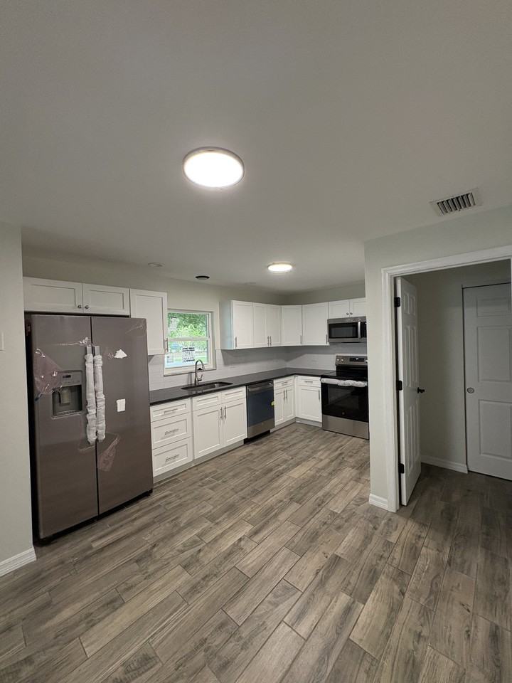 2735 South Dr #2735 - Photo 4 of 14