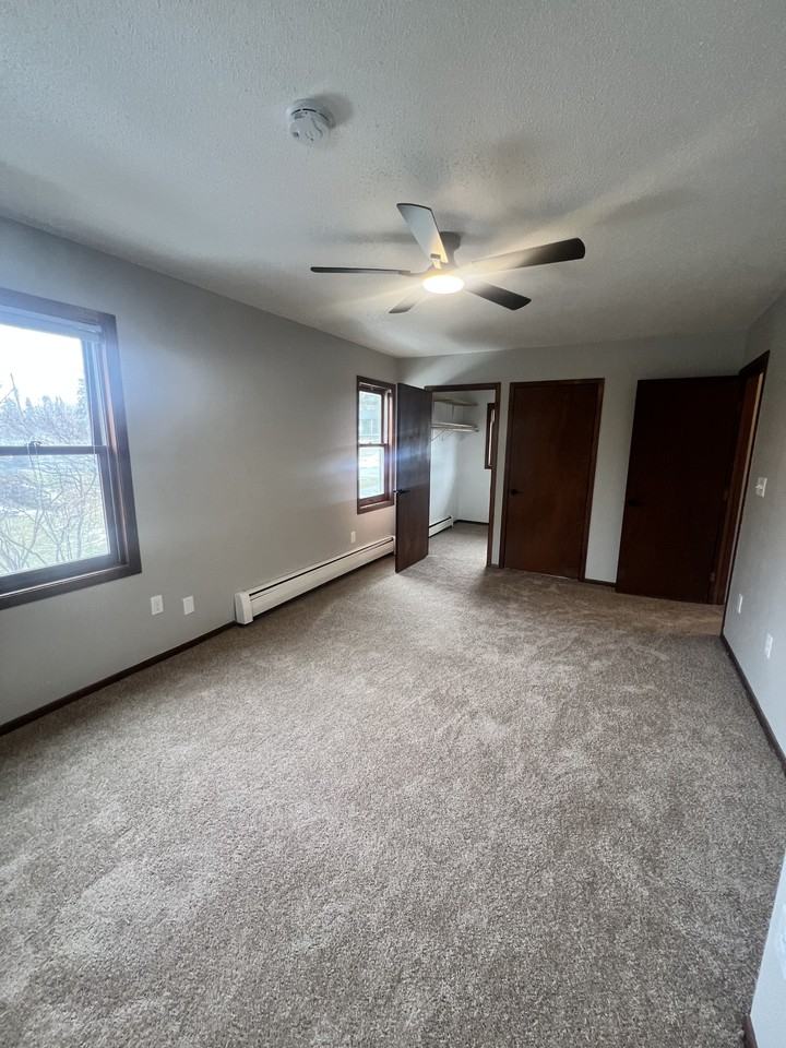 987 County Road C2 W #2 - Photo 4 of 6