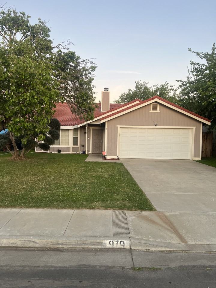 979 Robin Ct #NA - Photo 2 of 39