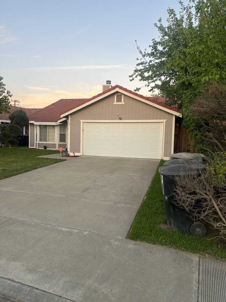 979 Robin Ct #NA - Photo 3 of 39