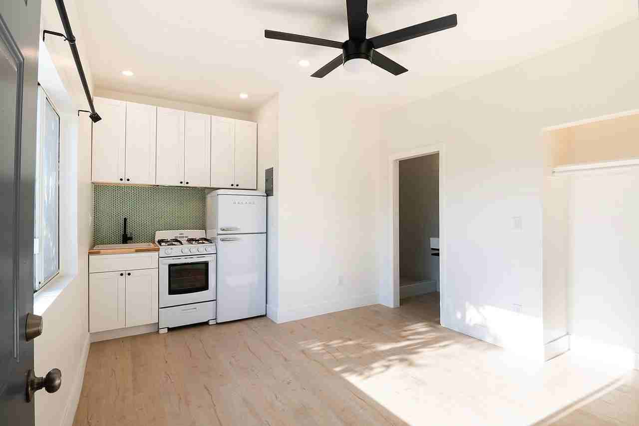 Bonnie Brae - Photo 2 of 32