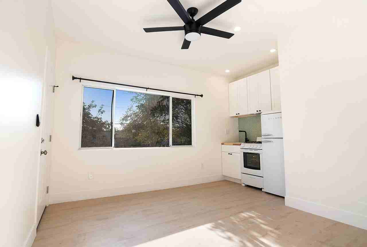 Bonnie Brae - Photo 4 of 32