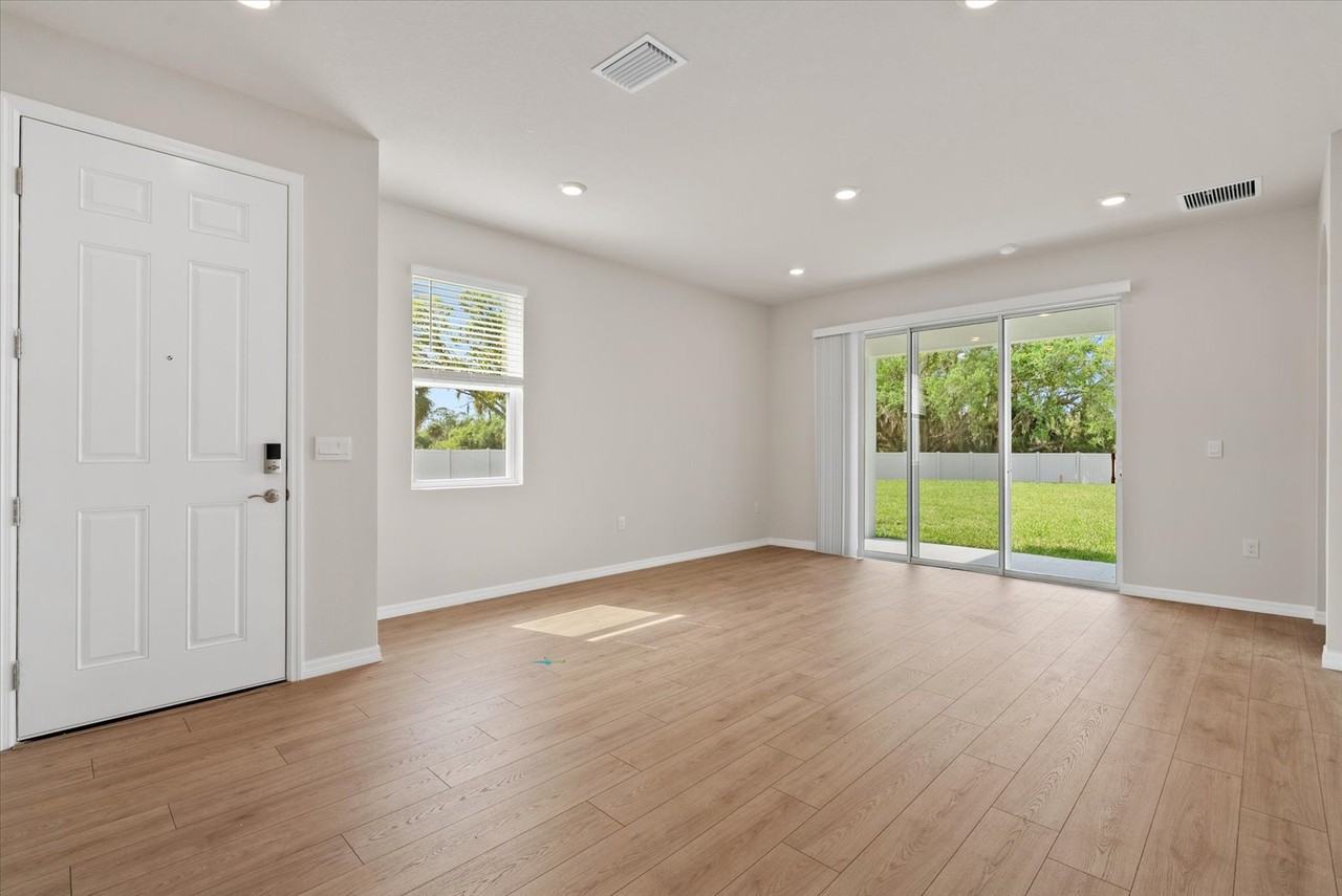 875 157th Ct E #NA - Photo 3 of 41