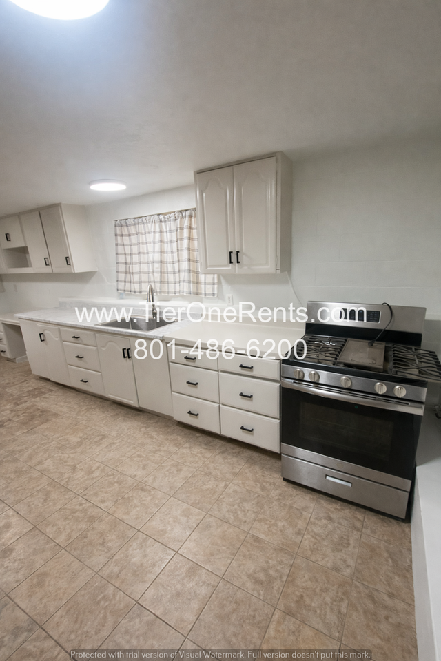 2713 S 9200 W #B - Photo 7 of 21