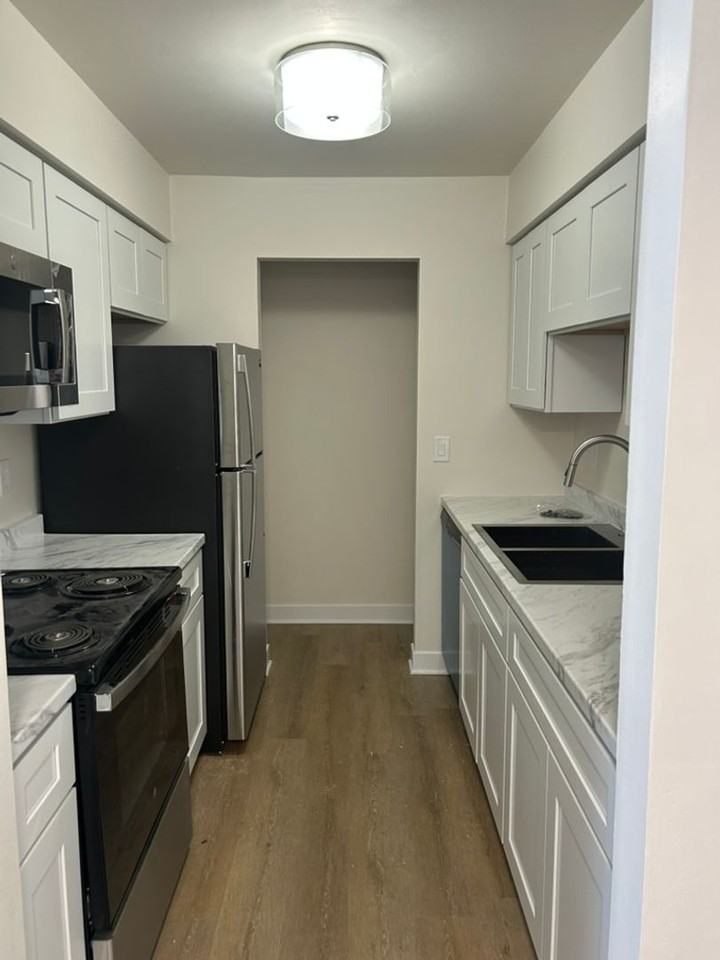 Westchester House - 2928 - Photo 3 of 25