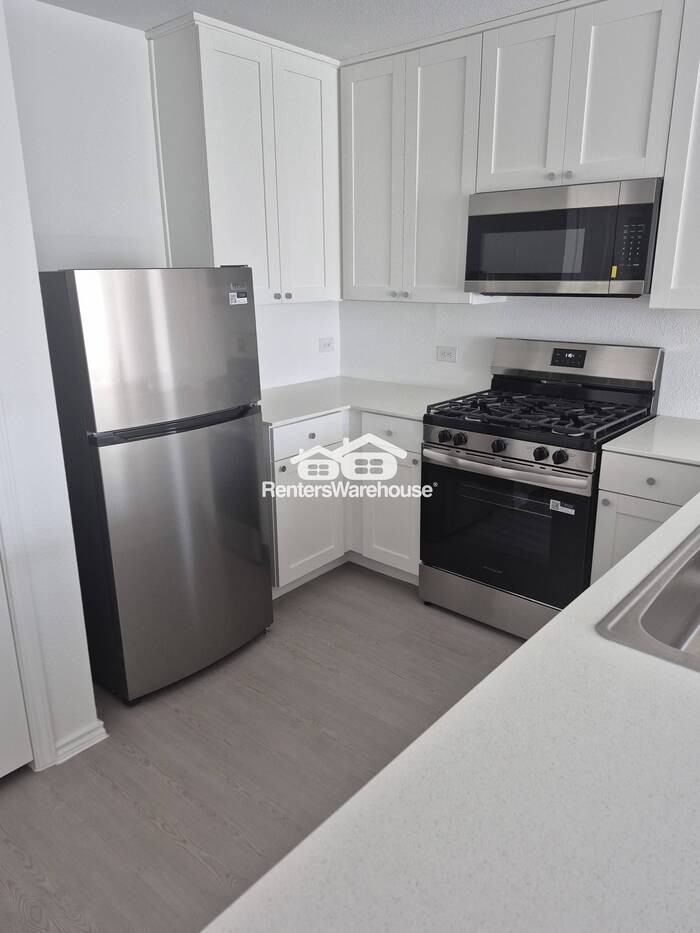 416 Silvercloud Dr - Photo 3 of 17