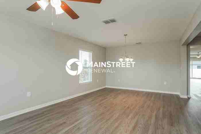 4109 Ne 9th Pl - Photo 3 of 16