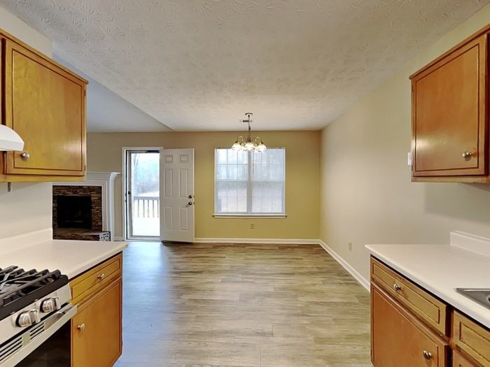 411 Fieldgreen Dr - Photo 6 of 23