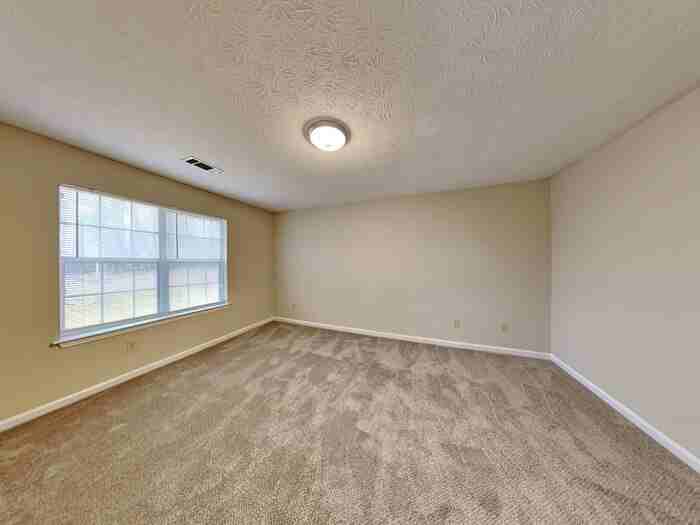 411 Fieldgreen Dr - Photo 7 of 23