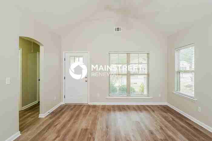 85 Cedar Rdg - Photo 3 of 16