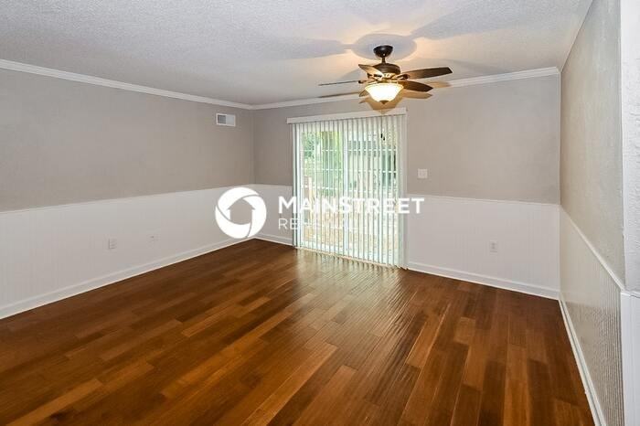 3087 Newmarket Dr - Photo 5 of 17