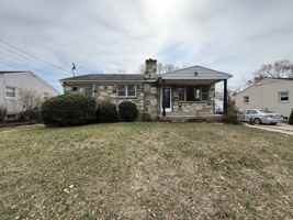 featured image of 36 Collins Ln