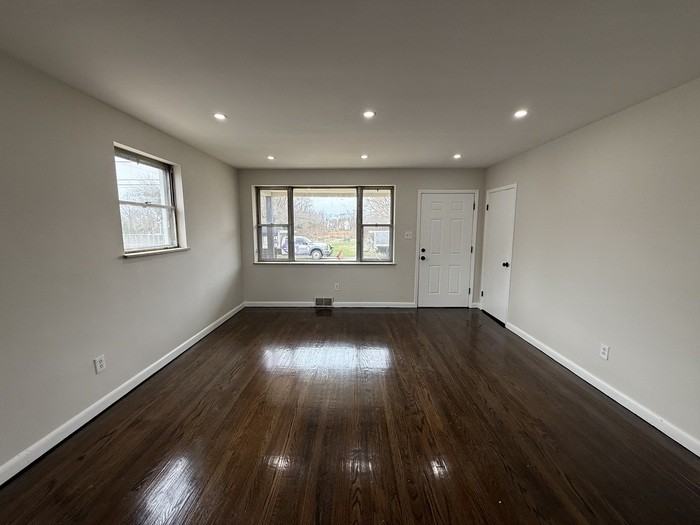 36 Collins Ln - Photo 4 of 41