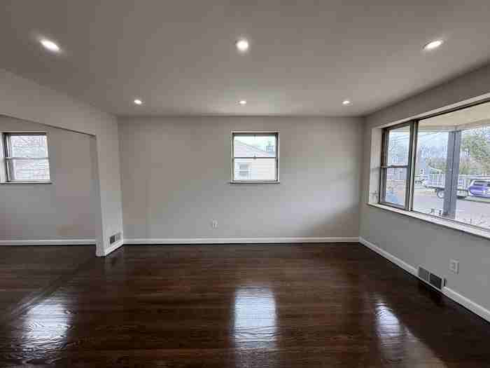 36 Collins Ln - Photo 5 of 41