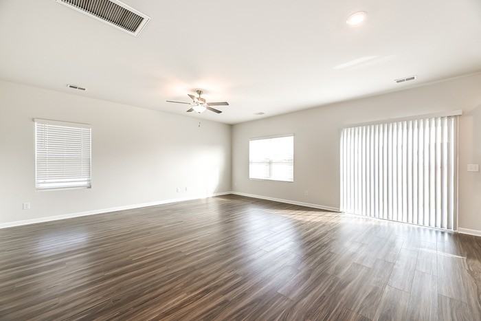 122 Shire Dr - Photo 5 of 16