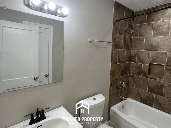 1801 7th St Se - Photo 6 of 10