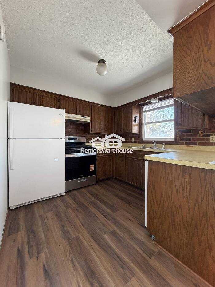 7441 Major Ave N - Photo 3 of 19