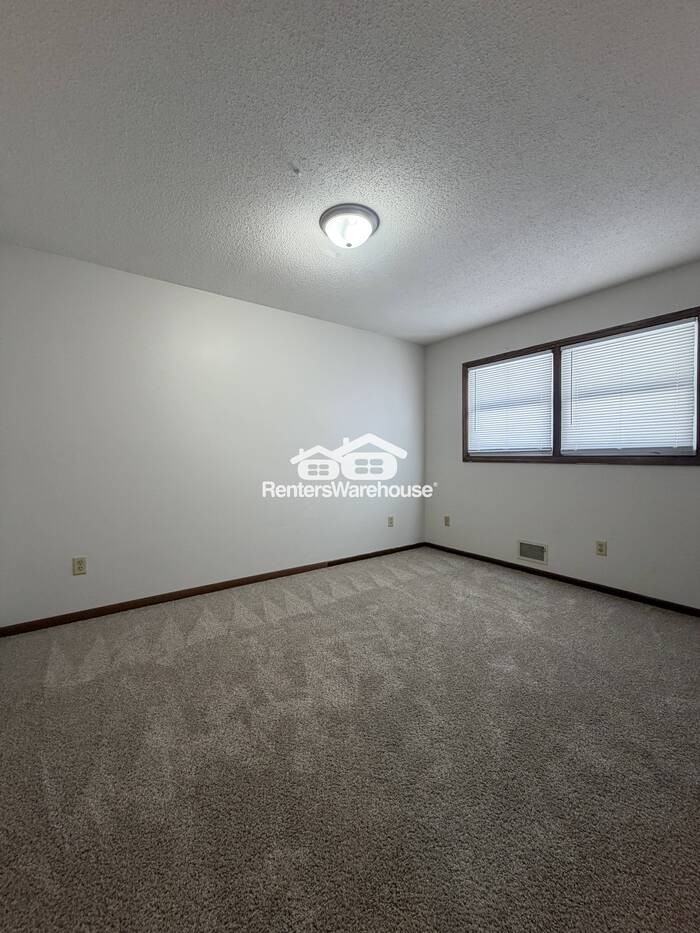 7441 Major Ave N - Photo 7 of 19