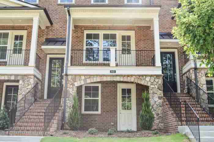 849 Wake Towne Dr - Photo 2 of 22