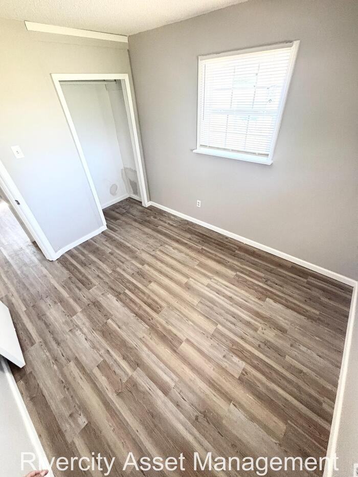 380 Elder Rd - Photo 6 of 8