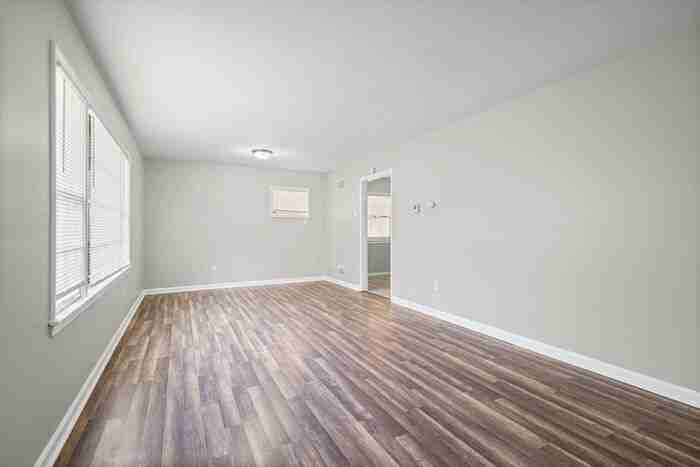 3240 Boxdale St - Photo 5 of 22