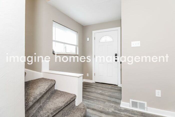 3350 Wallace Dr - Photo 3 of 15