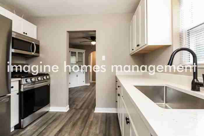 3350 Wallace Dr - Photo 6 of 15