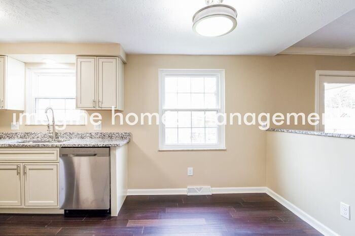 1898 Muskegon Dr - Photo 6 of 20