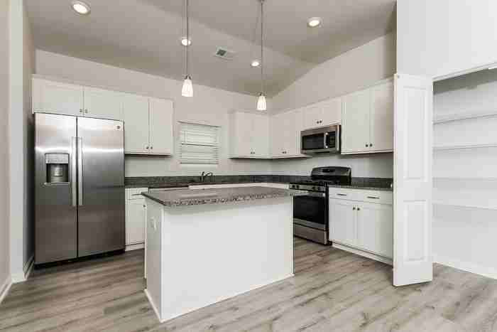 319 Augustine Dr - Photo 6 of 14