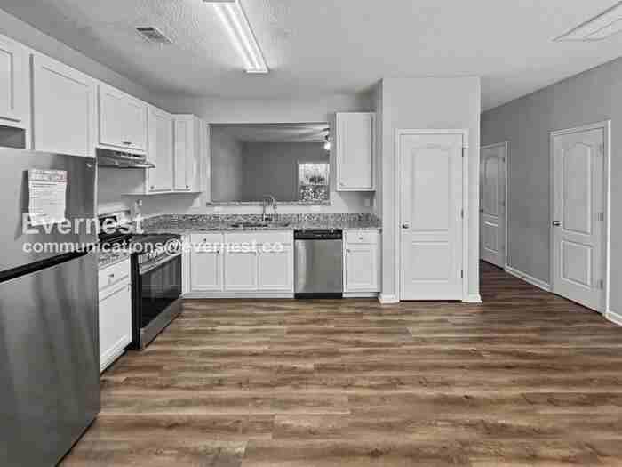 8644 Thomas Ln - Photo 2 of 24