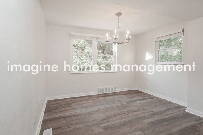 285 Alva Way - Photo 5 of 18