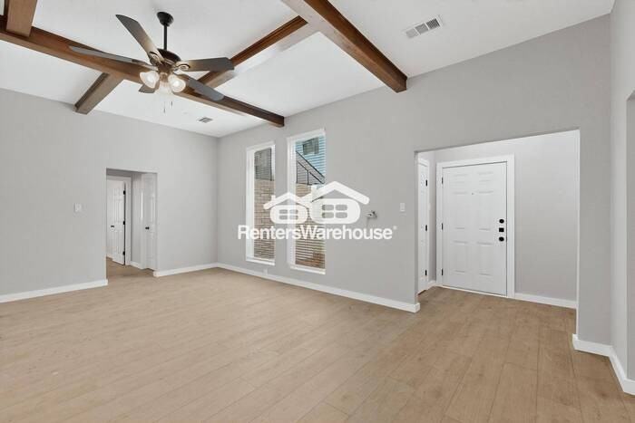 3601 Interlaken Dr - Photo 4 of 45