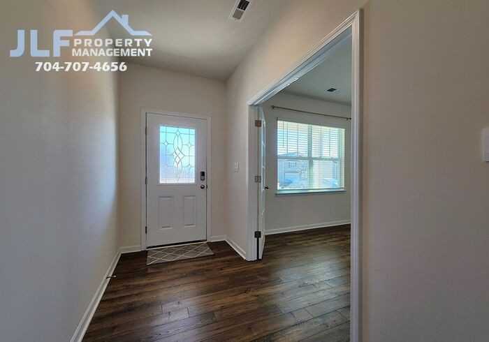 125 Sycamore Crossing Ct - Photo 3 of 38