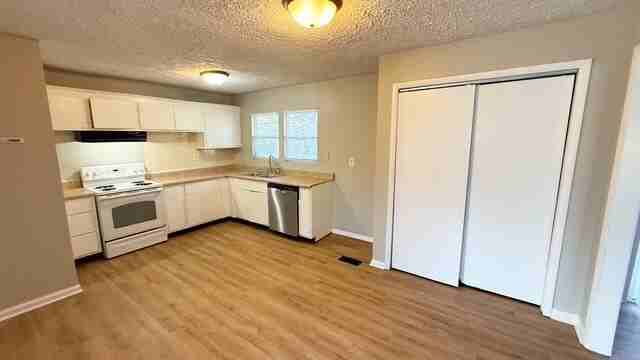 8517 Lenna Ct - Photo 5 of 13