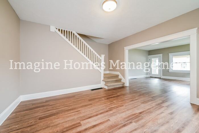 1376 Gladys Ave #1 - Photo 6 of 16