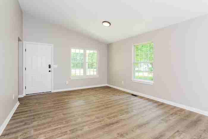 7804 Cincinnati Ave - Photo 5 of 14