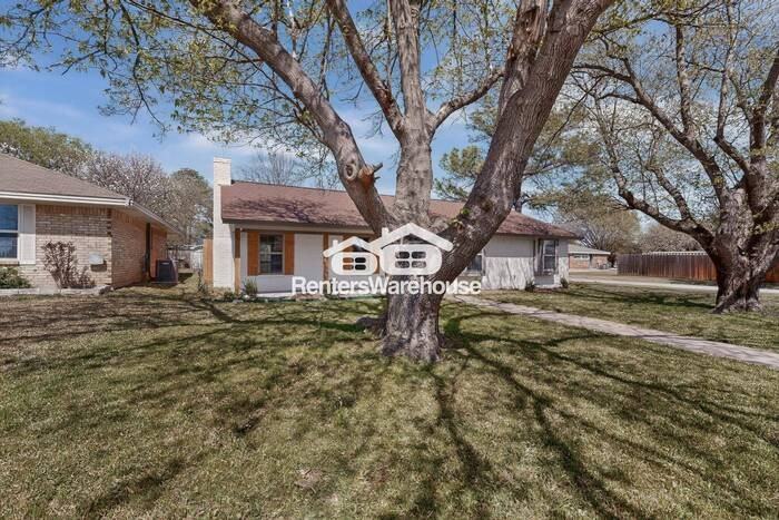 6561 Windrock Dr - Photo 4 of 47