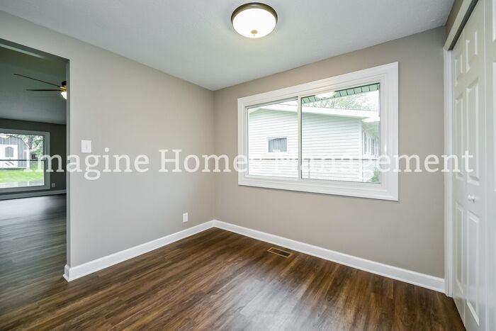 9192 Milford Dr - Photo 5 of 13