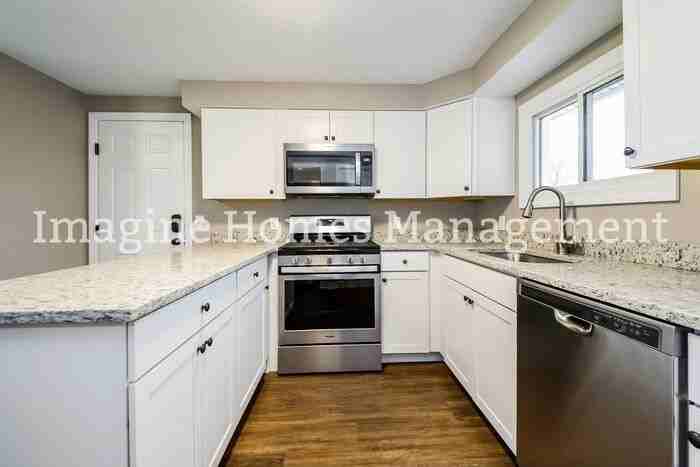 9192 Milford Dr - Photo 6 of 13